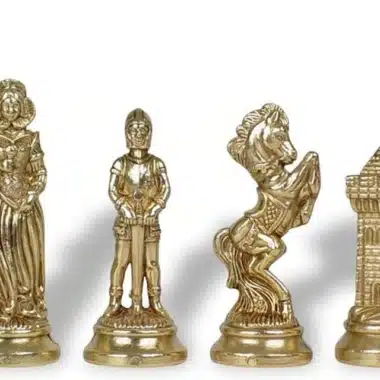 Ensemble Mary Stuart X Echiquier en Bois Foncé et Jeu d'Echecs en Métal – Image 6