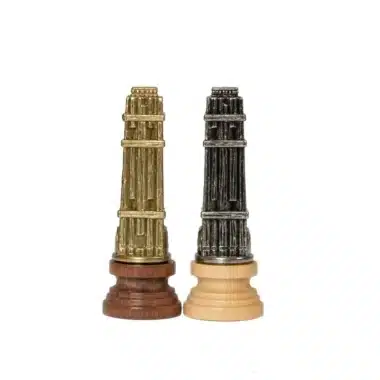 Ensemble César Echiquier Arrondi en Bois de Rose et d'Erable Mat & Jeu d'Echecs en Bois et Métal – Image 8