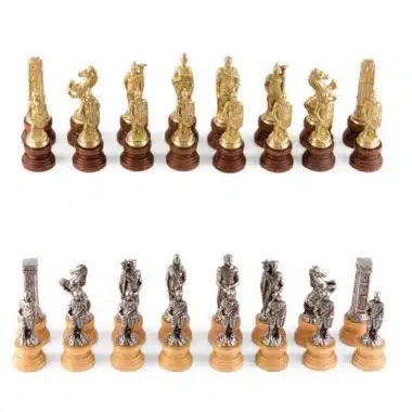 Ensemble Romains vs Barbares II Echiquier sur Pied  en Bois Massif Effet Laiton & Jeu d'Echecs en Métal et Bois Massif – Image 3