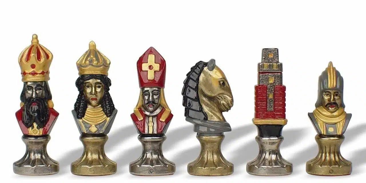 Jeu d'Echecs en Métal Peint à la Main Médiéval II