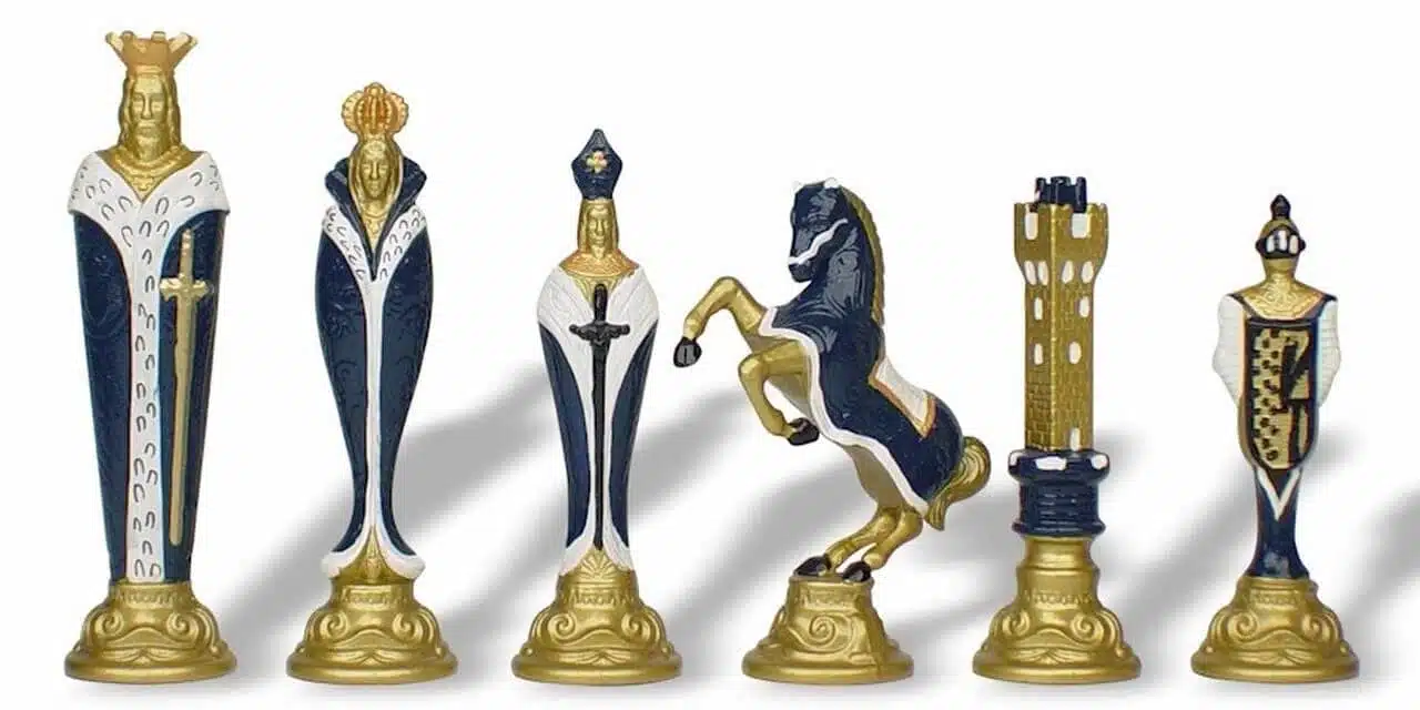 Jeu d'Echecs en Métal Peint à la Main Renaissance – Image 2