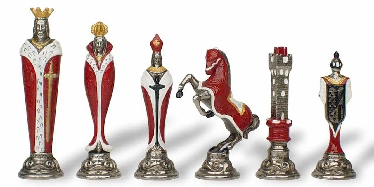 Jeu d'Echecs en Métal Peint à la Main Renaissance – Image 3