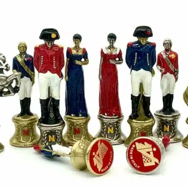 Ensemble Napoléon III Haut de Gamme Echiquier en Bois d'Erable Vert Marbré Brillant et Jeu d'Echecs en Métal Peint à la Main – Image 3