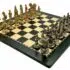 Ensemble Mary Stuart X Echiquier en Bois Foncé et Jeu d'Echecs en Métal