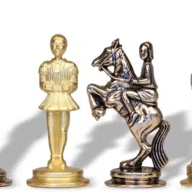 Ensemble Camelot Roi Arthur VI Echiquier en Bois d'Orme et de Bruyère et Jeu d'Echecs en Métal – Image 5