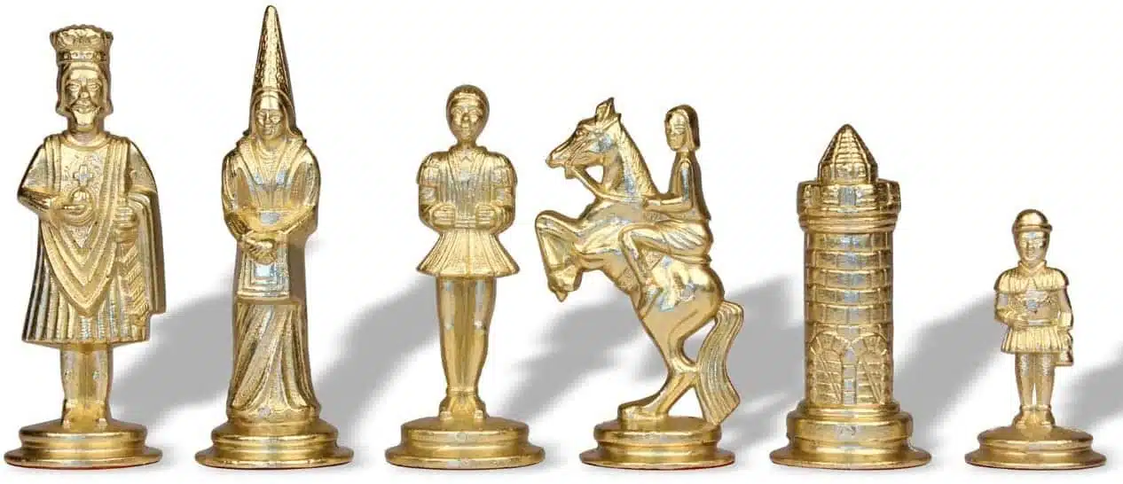 Ensemble Camelot Roi Arthur VI Echiquier en Bois d'Orme et de Bruyère et Jeu d'Echecs en Métal – Image 7