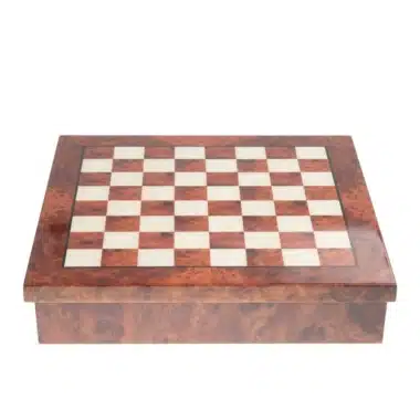 Coffret échiquier en bois d'orme et bruyère fermé, vue d'ensemble