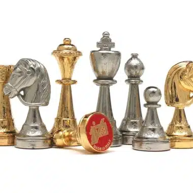 Alternative view of Jeu d'Echecs en Métal Plaqué Or et Argent Classic Flower