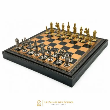 Ensemble Camelot Roi Arthur XIV avec pièces en métal sur échiquier bicolore
