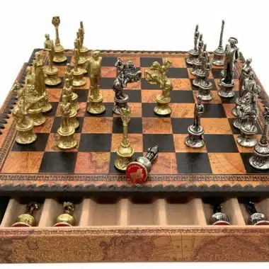 Ensemble Napoleon complet avec échiquier carte ancienne et tiroir de rangement ouvert