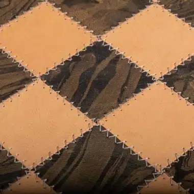 Ensemble Staunton Fantasy XL 2 Echiquier en Cuir Véritable & Jeu d'Echecs en Laiton et Bois Plaqué Or et Argent – Image 18
