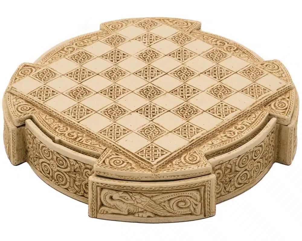 Coffret de rangement rond fermé, échiquier Ile de Lewis gravé sur le couvercle