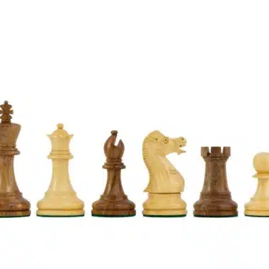 Jeu d'échecs complet en bois de rose aligné du roi au pion