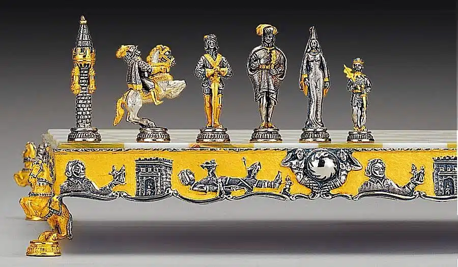 Ensemble "Gulliver et les Lilliputiens" Echiquier et Jeu d'Echecs en Bronze, Onyx et Or 24 Carats