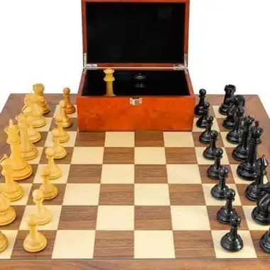 Ensemble Parthénon Echiquier en Bois de Noyer et d'Erable, Jeu d'Echecs en Bois d'Ebène et Buis & Coffret de Rangement – Image 4
