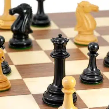 Ensemble Parthénon Echiquier en Bois de Noyer et d'Erable, Jeu d'Echecs en Bois d'Ebène et Buis & Coffret de Rangement – Image 5