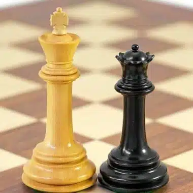 Ensemble Parthénon Echiquier en Bois de Noyer et d'Erable, Jeu d'Echecs en Bois d'Ebène et Buis & Coffret de Rangement – Image 7