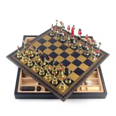 Alternative view of Ensemble Napoléon III Echiquier  en Similicuir & Jeu d'Echecs en Métal Massif Peint à la Main