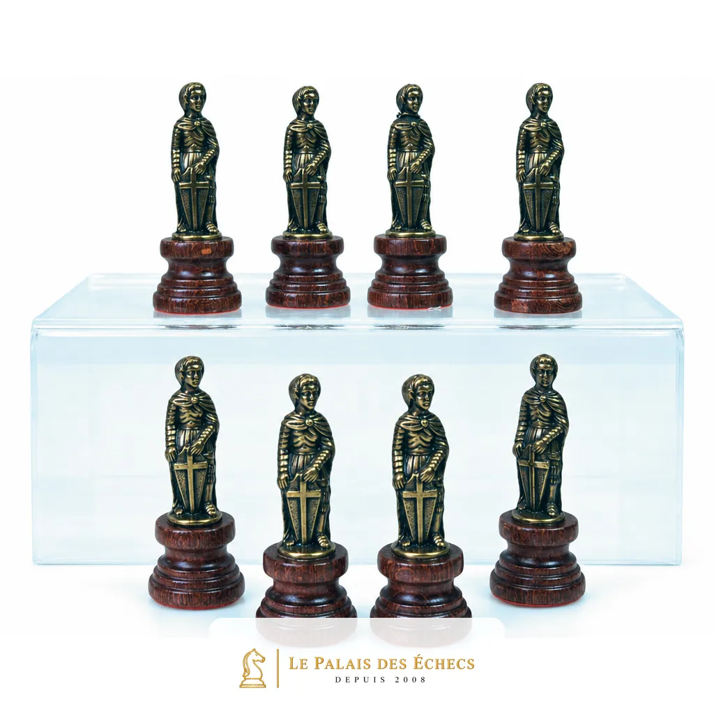Pions et tours sculptés en forme de soldats, socles en bois rouge