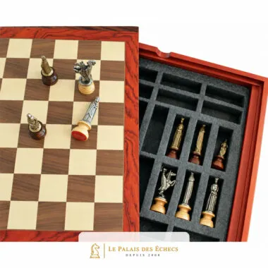 Coffret de rangement ouvert montrant les compartiments pour les pièces Medieval II