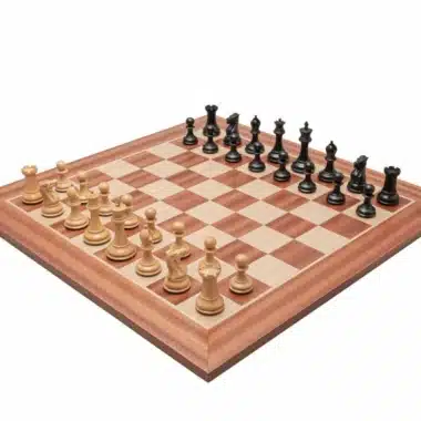 Jeu d'Echecs Souverain Staunton en position de départ sur échiquier acajou