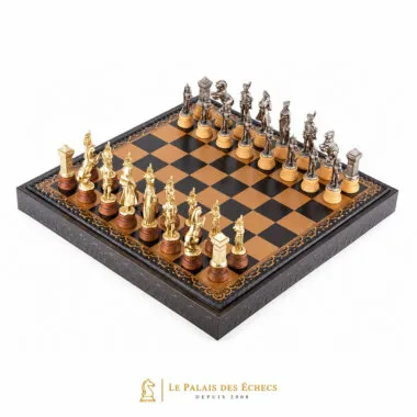 Ensemble complet Napoléon : figurines dorées et argentées sur échiquier noir et or