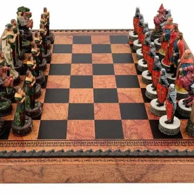 Jeu d'échecs Robin des Bois posé sur échiquier avec coffret de rangement en similicuir