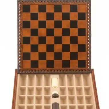 Petit Jeu d'Echecs en Bois et Echiquier en Similicuir – Image 8