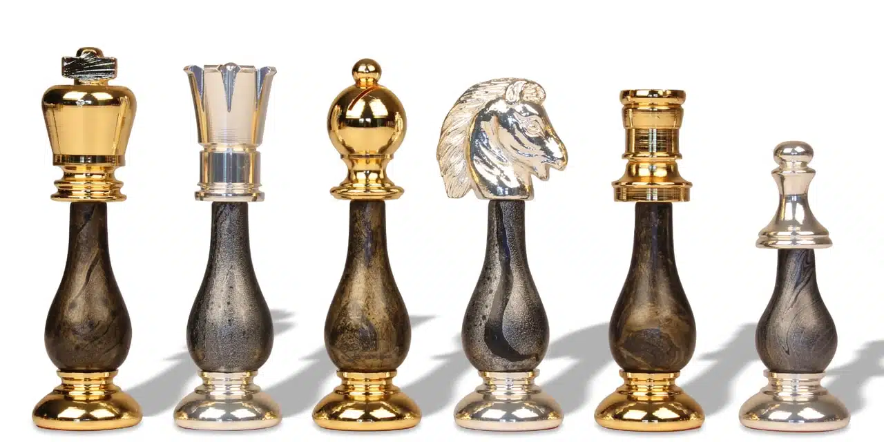 Jeu d'Échecs Fantaisie en Bois et Laiton massif