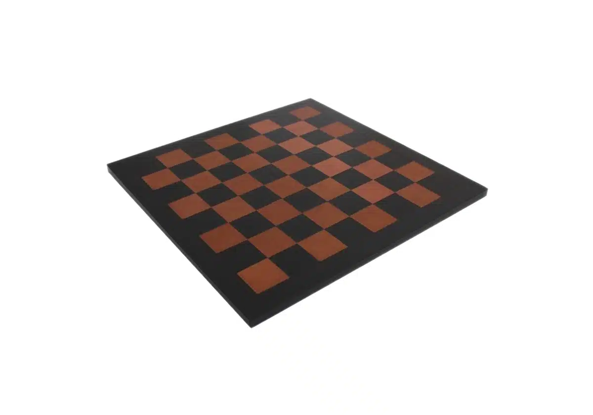 Petit Jeu d'Echecs Moderne en Laiton Artisanal & Échiquier en Cuir Véritable – Image 6