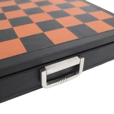 Grand Jeu d'Echecs Renaissance Italienne & Échiquier en Cuir avec Rangement – Image 11