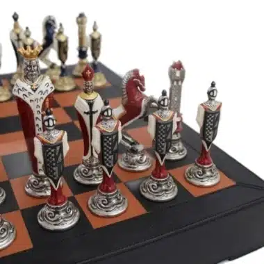 Grand Jeu d'Echecs Renaissance Italienne & Échiquier en Cuir avec Rangement – Image 3