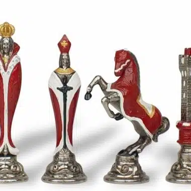 Jeu d'Echecs Renaissance en Métal Peint à la Main et Échiquier en Similicuir Doré / Bleu – Image 3