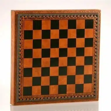 Jeu d'Echecs Romains vs Barbare - Échiquier, Jeu de Dames et Backgammon en Similicuir Marron / Noir avec compartiment de rangement & Jeu d'Échecs en Métal et Bois – Image 7