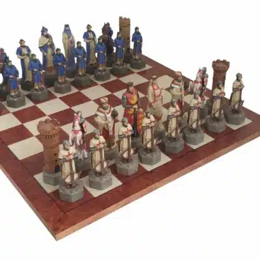 Jeu d'échecs Les Croisades en résine sur échiquier en bois d'orme et bruyère