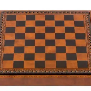 Jeu d'Echecs Romains vs Barbare - Échiquier, Jeu de Dames et Backgammon en Similicuir Marron / Noir avec compartiment de rangement & Jeu d'Échecs en Métal et Bois – Image 11