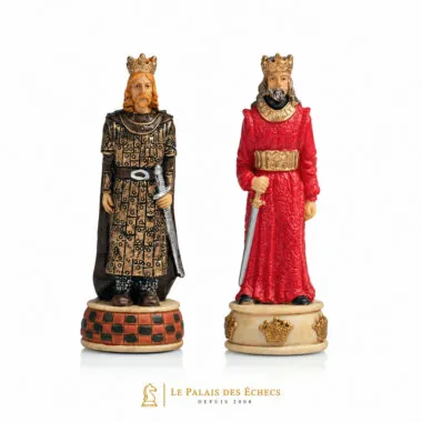 Rois couronnés peints en robe noire et rouge, pièces du jeu d'échecs écossais