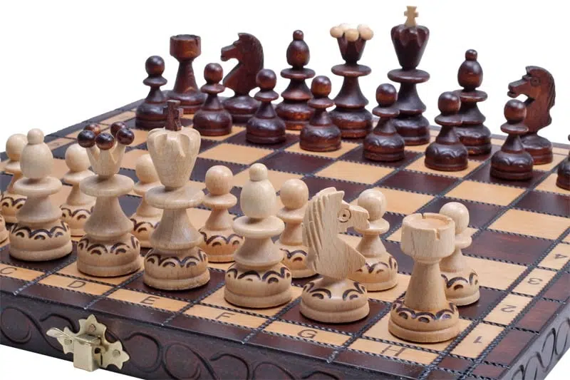 Jeu d'Echecs Pliable en Bois – Image 5