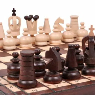 Petit Jeu d'Echecs de Voyage Pliant en Bois – Image 5