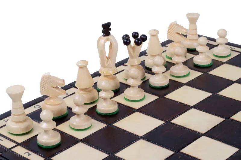 Jeu d'Echecs et Echiquier en Bois Pliant avec Rangement – Image 5