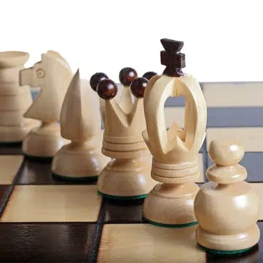 Jeu d'Echecs en Bois et Echiquier Pliable avec Reperes Alphanumeriques en Bois – Image 7