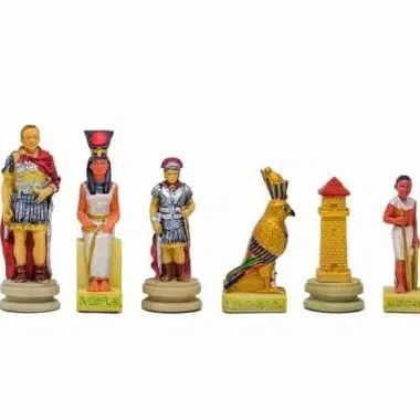 Jeu d'Echecs en Resine Romain vs Egyptien et Echiquier Orné en Résine – Image 5