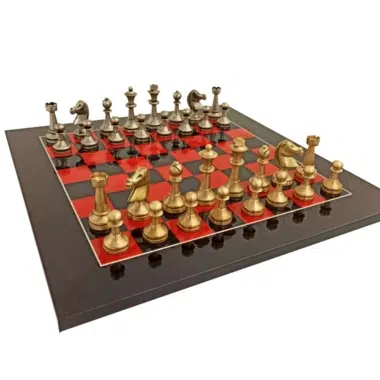 Pieces Echecs Artistiques en Laiton et Echiquier en Bois de Bruyere Laqué