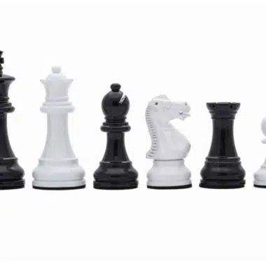 Pieces Echecs Staunton Noires et Blanches et Echiquier Blanc – Image 4