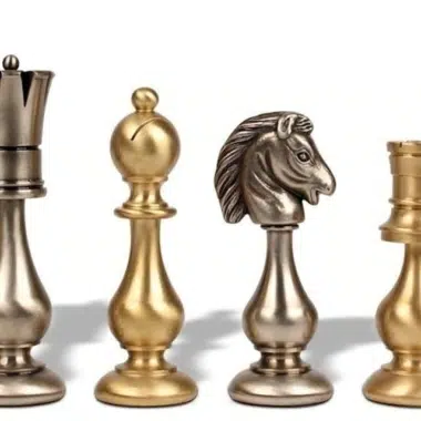 Alternative view of Grand Jeu d'Echec Design - Pieces Echecs en laiton et Echiquier en Bois de Bruyere et d'Erable Gris Laqué