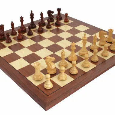 Pieces Echecs en Bois de Rose Staunton et Echiquier en Bois de Noyer et Erable