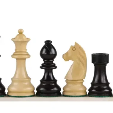 Pièces claires Chevalier Allemand en bois de buis : dame, fou, cavalier et tour détaillés