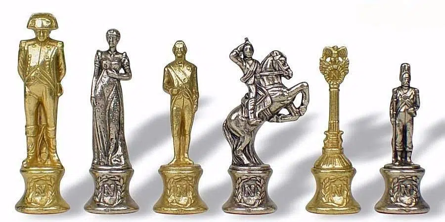 Ensemble Jeu d'Échecs Napoléon et Échiquier en Similicuir avec Compartiments de Rangement – Image 2
