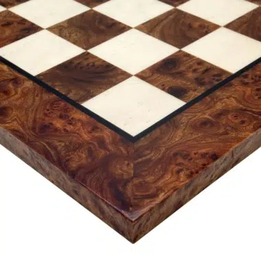 Ensemble Jeu d'Échecs Russes VS Mongols et Échiquier en Bois d'Orme et Bruyere Laqué – Image 7