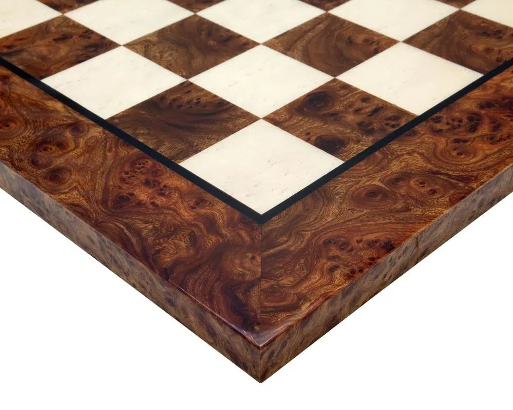 Ensemble Jeu d'Échecs en Laiton Massif et Échiquier en Bois d'Orme et de Bruyere avec Finition Brillante – Image 7